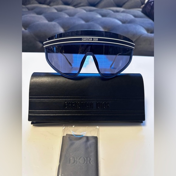 DIORCLUB M2U
Shiny Blue / Blu Mirror - Picture 3 of 10